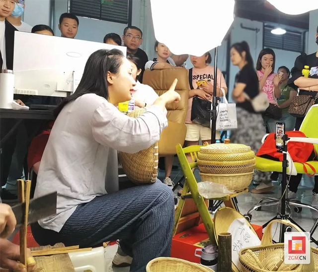 自贡电商：上半年晒成绩→ 137.3亿！