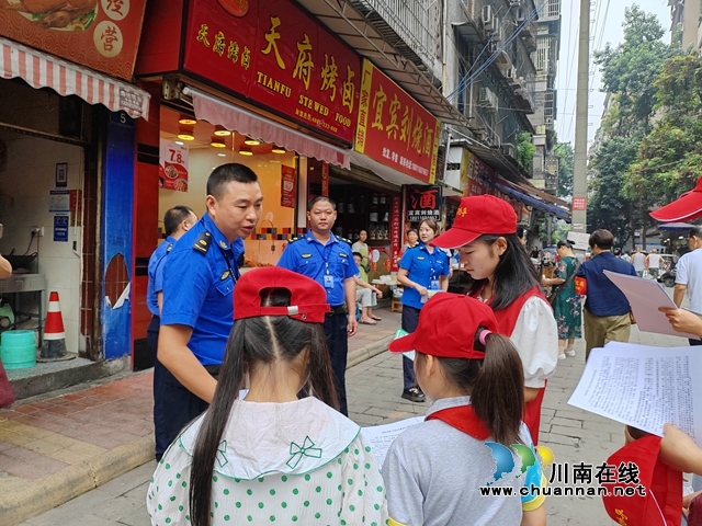 龙马潭区小市街道:人大代表进基层,执法体验入人心(图1) _0754ccbe020c4beaa90381a150cfa2df_588192969_IMG_20230725_092959.jpg