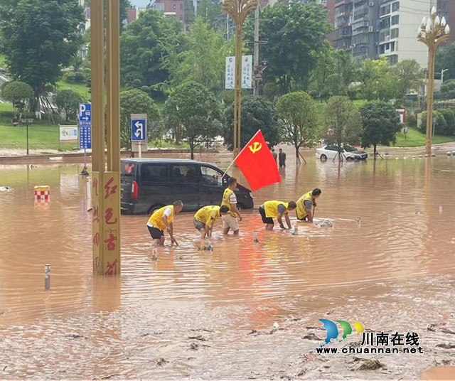 古蔺:暴雨袭城,美团外卖党支部志愿者在行动(图1) 外卖1.png