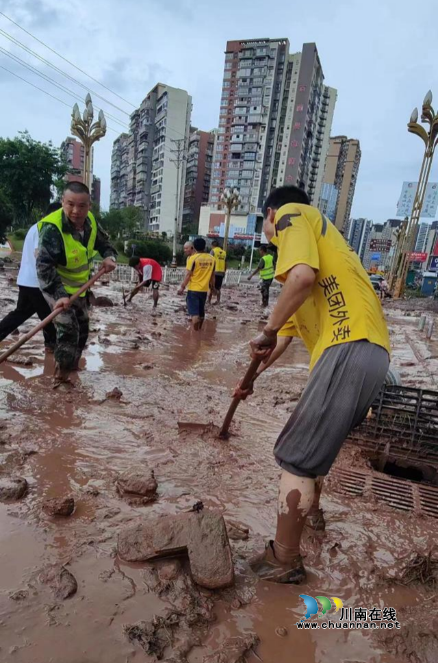 古蔺:暴雨袭城,美团外卖党支部志愿者在行动(图4) 外卖4.png