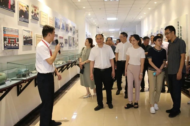 江津区政协教科卫体委一行调研合江县中医医院中医药工作(图2) 江津2.jpg