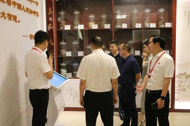 江津区政协教科卫体委一行调研合江县中医医院中医药工作(图3) 江津3.jpg