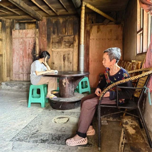 古蔺19岁女生圆梦大学：父亲爷爷先后病逝，高中与患病的奶奶相依为命