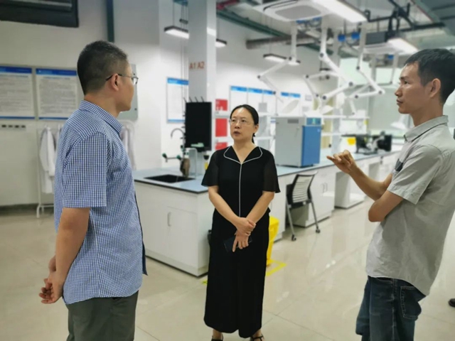 泸州市教育体育局开展“保大运”下沉督导 全力确保教体系统平安稳定(图1) 平安1.jpg