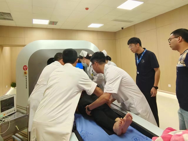 西南医大附院首台伽玛刀设备：杀脑肿瘤于无形