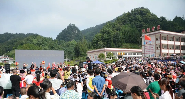 叙永县这个苗乡火了!超20万人沉浸体验“枧槽生活+”(图1) 1.jpg
