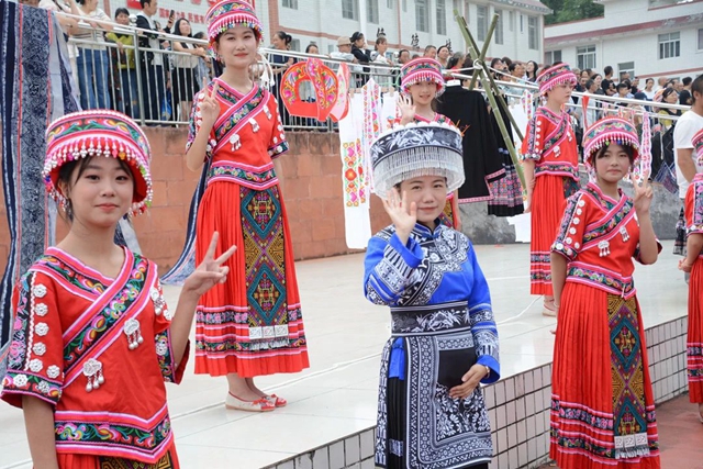叙永县这个苗乡火了!超20万人沉浸体验“枧槽生活+”(图4) 4.jpg