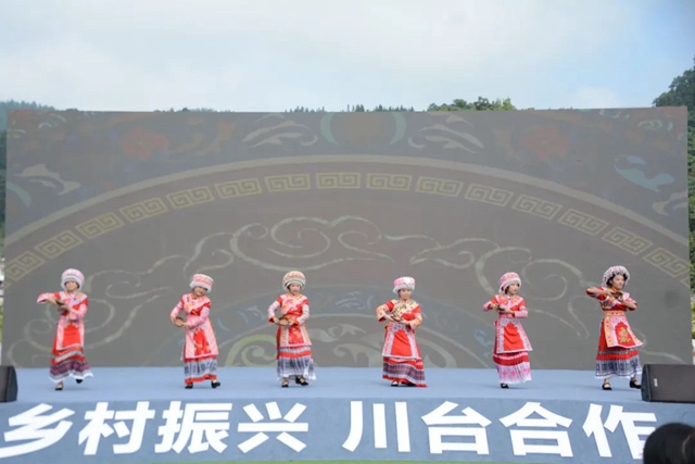 叙永县这个苗乡火了!超20万人沉浸体验“枧槽生活+”(图7) 7.jpg