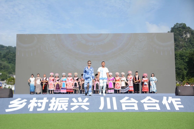 叙永县这个苗乡火了!超20万人沉浸体验“枧槽生活+”(图9) 9.jpg