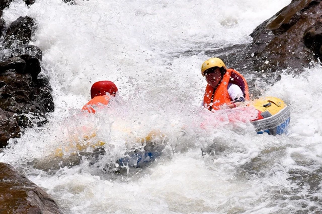纳溪:花样戏水催生“夏日水经济”(图2) 水2.jpg