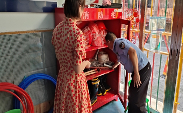 泸州护航“开学季” 正在“警”行时(图4) 4.jpg