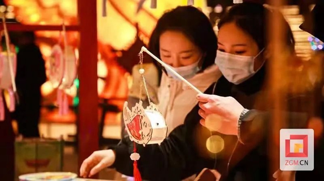 安排!自贡彩灯“带回家”(图3) 灯3.jpg