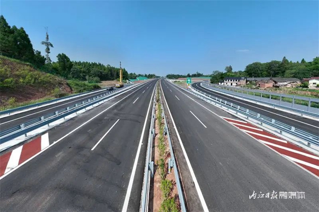 提前6个月!内江这条新高速公路全线贯通——(图2) 微信图片_20230911103307.jpg