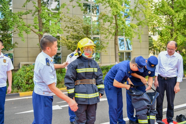 西南医科大学附属医院与泸州市消防救援支队签署战略合作协议(图9) 消防9.jpg
