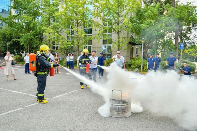 西南医科大学附属医院与泸州市消防救援支队签署战略合作协议(图14) 消防14.jpg