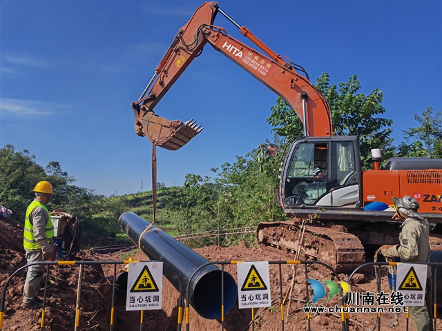 泸县农村饮水施工现场2（曾佐然摄）.jpg