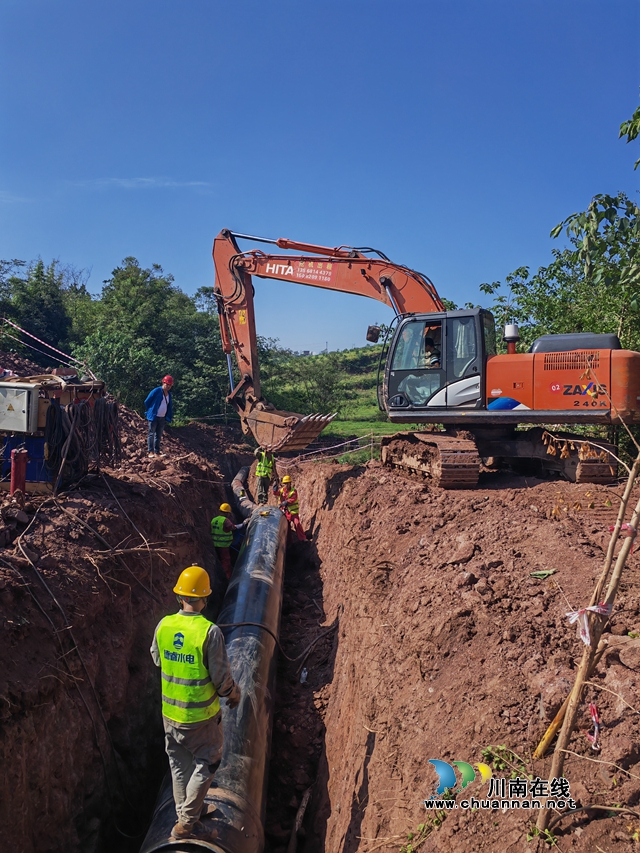 泸县农村饮水施工现场（曾佐然摄）.jpg
