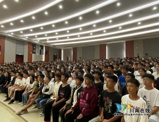 合江举办趣味“开学第一课”活动2_副本.jpg