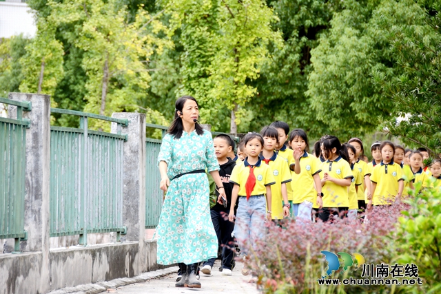 向菜园出发.jpg