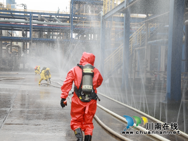 泸州市2023年化工灭火救援实战演练在合江举行(图3) 3.jpg