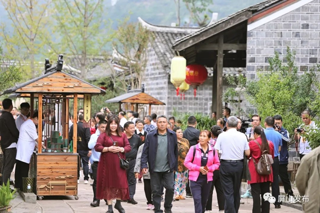 打卡“新地标”!千年马湖府古城今日开园迎客(图5) 5.jpg