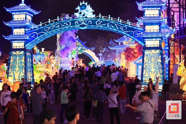 火爆!自贡A级景区接待游客94万余人次(图5) 5.jpg