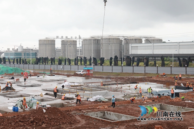 郎酒泸州浓酱兼香产区龙马庄园项目施工现场 (2).JPG