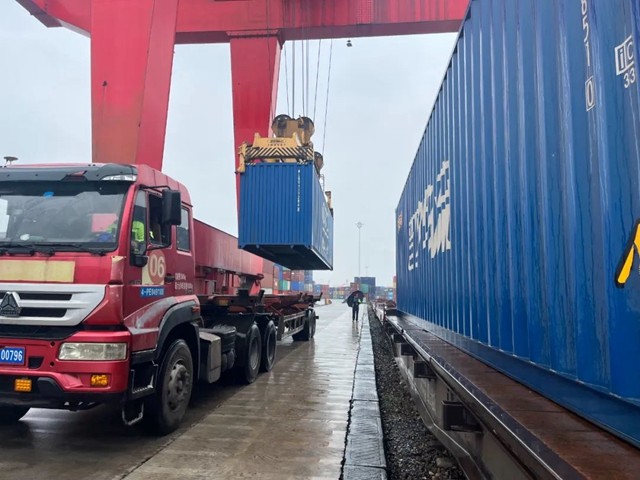 泸州国际物流大通道稳定畅通(图1) 640.jpg