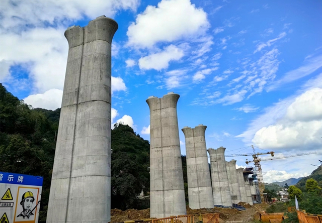 航拍大片!渝昆高铁宜宾这段修成这样了(图3) 3.jpg