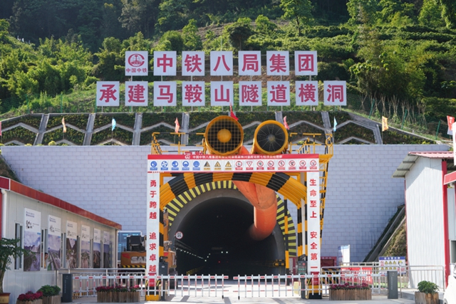 航拍大片!渝昆高铁宜宾这段修成这样了(图5) 5.jpg