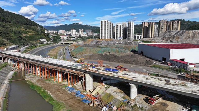 航拍大片!渝昆高铁宜宾这段修成这样了(图7) 7.jpg