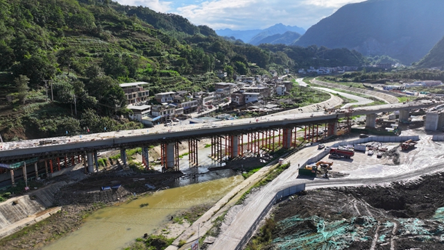 航拍大片!渝昆高铁宜宾这段修成这样了(图9) 9.jpg