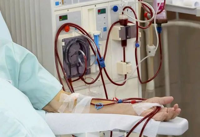 【危急】尿毒症+吐血，泸州男子命悬一线……