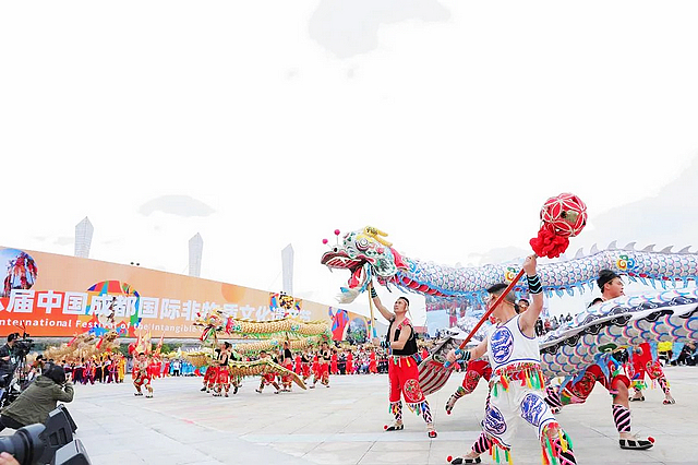 精彩!泸州雨坛彩龙惊艳亮相第八届中国成都国际非物质文化遗产节(图5) nEO_IMG_5.jpg