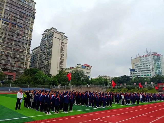 “领巾飘扬 逐梦成长”——泸州十八中2023年秋期七年级建队活动(图27) nEO_IMG_28.jpg
