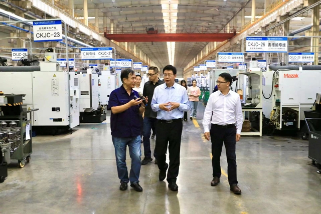 工信部火炬中心副主任李有平一行调研泸州高新区科技创新工作(图2) 微信图片_20231017110723.jpg