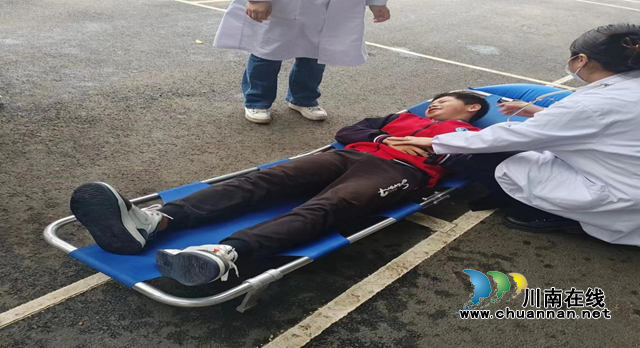 合江县石龙所开展校园食品安全事故应急演练(图2) 龙2.png