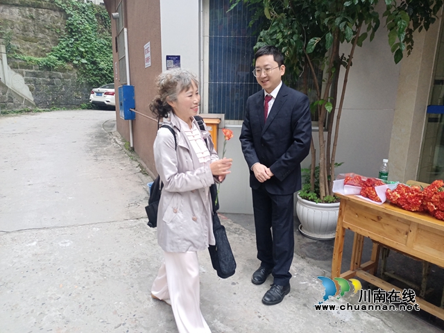 敬老爱老 情暖重阳|泸州市老年大学开展重阳节系列暖心服务活动(图4) 4.jpg