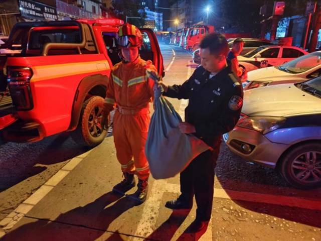 小惊喜!内江这里闹市区来了只“小可爱”(图3) 可爱3.jpg