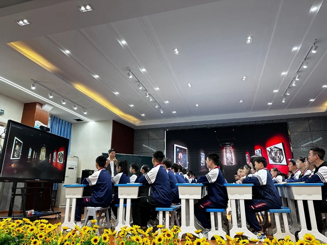 艺体课堂展风采 踔厉奋发向未来——泸州市龙马潭区高铁学区艺体学科优质课竞赛活动(图14) 微信图片_20231025105908.jpg