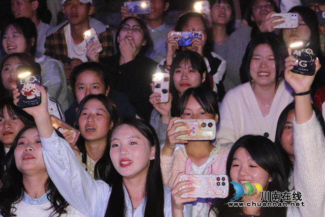 四川三河职业学院举行2023年迎新晚会(图4) 图片1(4).png