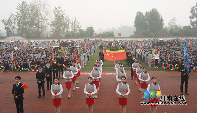 体教融合 多彩建校 | 泸县建校第二十八届田径运动会燃情开幕(图21) 开幕式.png