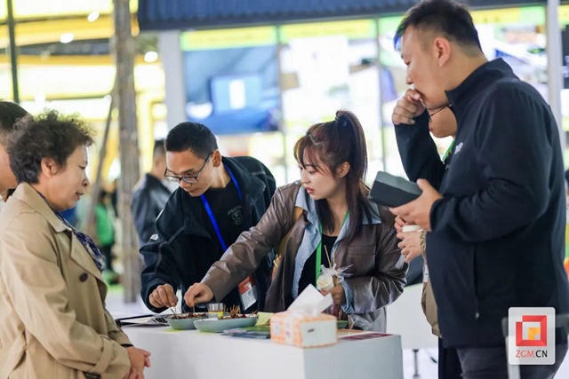 自贡组团参加农博会 集中签约14个项目 特色精品盛装亮相(图3) 自贡3.jpg