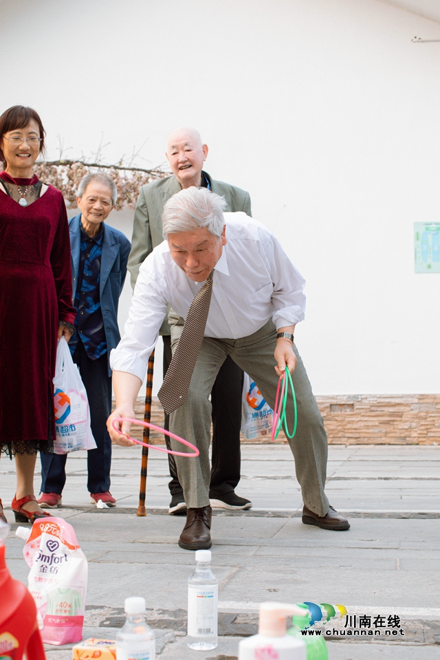 九三学社泸州市第五支委会开展重阳节主题活动(图2) 九三3.jpg