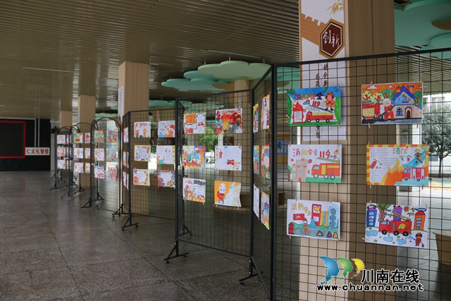 作品展示现场 (7).JPG