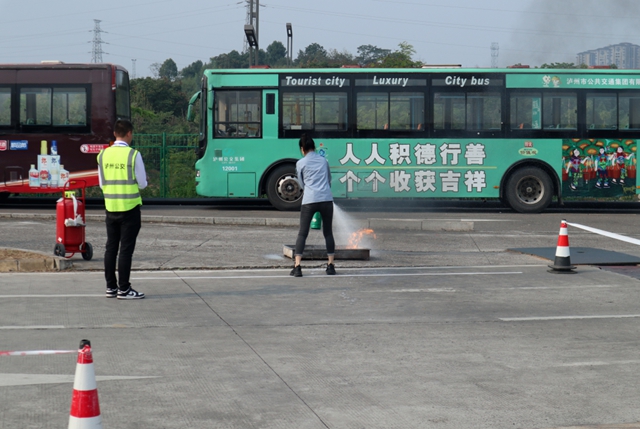 预防为主 生命至上|泸州公交集团开展“十佳应急处置能手”技能竞赛活动(图10) 9.jpg