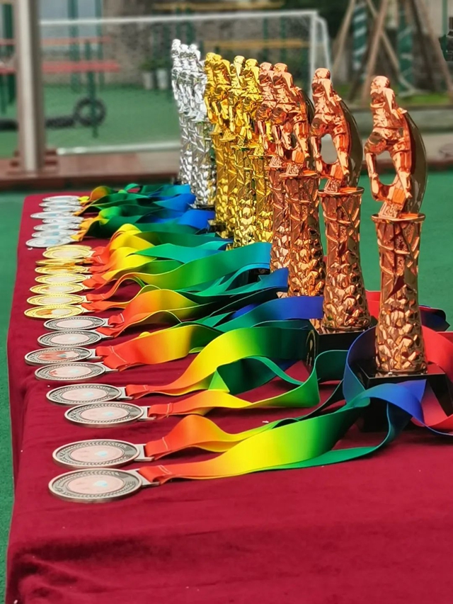 泸州十八中小学部“礼润成长 逐梦赛场”田径运动会圆满落幕(图1) 1.jpg