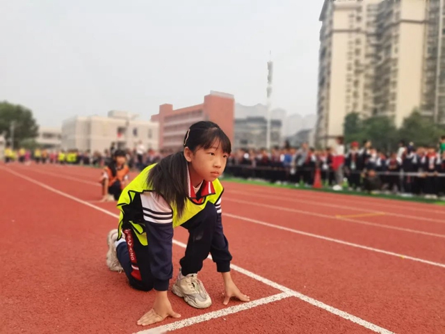 泸州十八中小学部“礼润成长 逐梦赛场”田径运动会圆满落幕(图3) 3.jpg