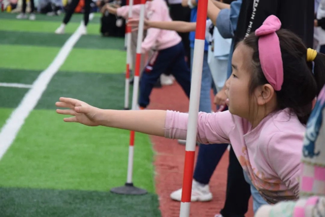 泸州十八中小学部“礼润成长 逐梦赛场”田径运动会圆满落幕(图25) 25.jpg
