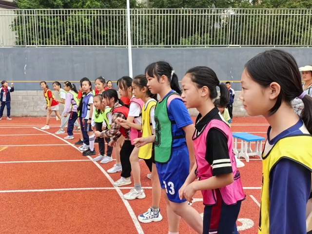 泸州十八中小学部“礼润成长 逐梦赛场”田径运动会圆满落幕(图31) 31.jpg